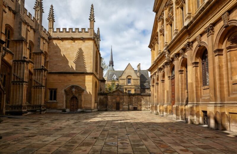 Wizarding Oxford: Private Tour in Harry Potters Footsteps - The Spirit of Hogwarts at St Mary the Virgin