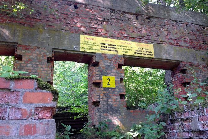 Wolfs Lair and Swieta Lipka Small Group Tour from Warsaw with Lunch - Starting the Journey: Hotel Pickup and Group Size Options