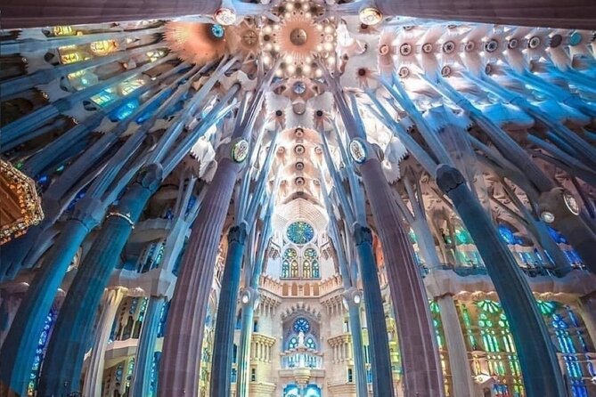 Wonders of Gaudi: Park Guell & Sagrada Familia Private Tour - Additional Inclusions and Practical Details