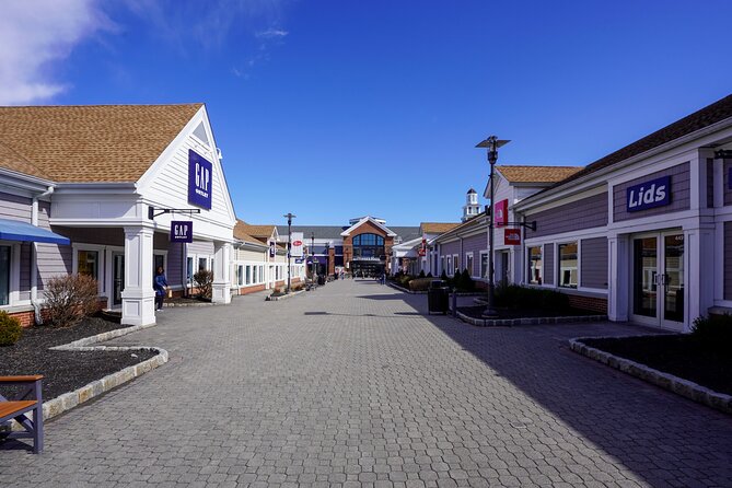 Woodbury Common Premium Outlets Shopping Tour from Midtown - The Shopping Experience at Woodbury Common