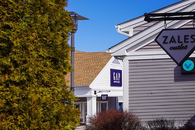 Woodbury Common Premium Outlets Shopping Tour from Midtown - Additional Info and Accessibility