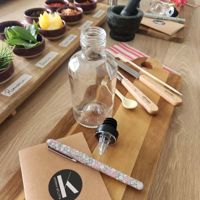 Workshop in Cambo-les-Bains: tour, tasting, and making spicy oil - Logistics and Booking Flexibility