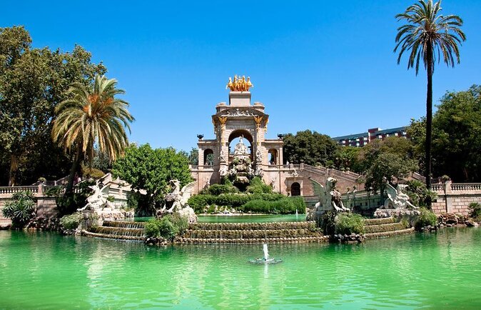 Workshop to learn Drawing and Watercolor in charming places - Discover Creative Relaxation in Barcelona’s Ciutadella Park