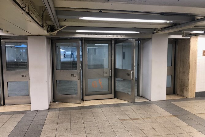 World Trade Center Area Underground Art and History Tour - Walking the Underground Art and Architecture of the World Trade Center