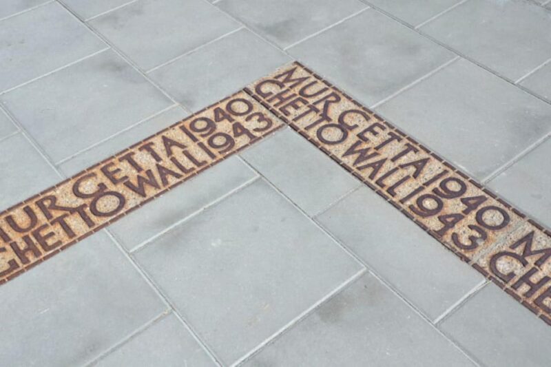 World War 2 in Warsaw walking tour in English - Discover the WWII Sites of Warsaw with an Expert Local Guide