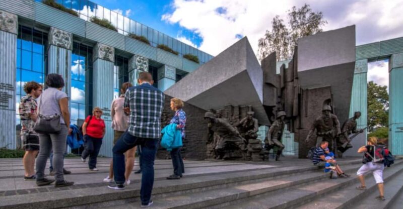 World War 2 in Warsaw walking tour in English - Exploring Execution Sites and Resistance Strongholds