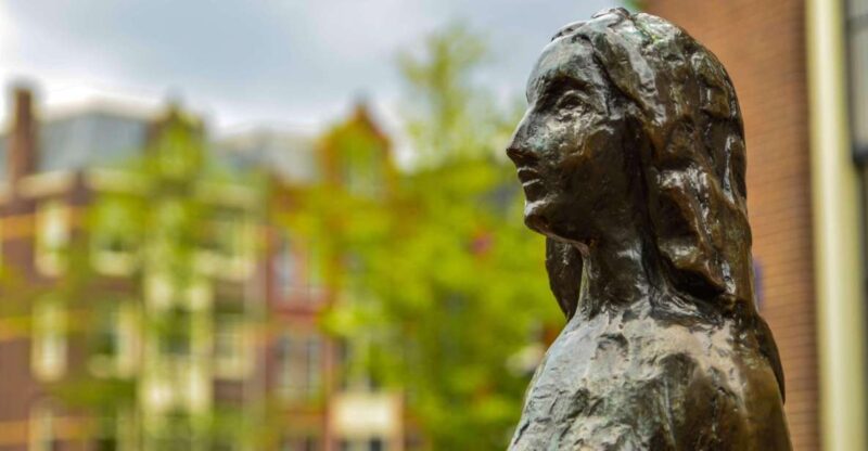 World War II in Amsterdam Private Guided Tour - Stories of Anne Frank and Her House