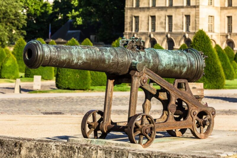 World War II in Paris Private Tour with Les Invalides Museum - Explore Paris’s WWII Past with a Private Guide for a Deep Dive into History