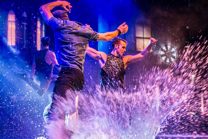 WOW - The Vegas Spectacular at the Rio Hotel and Casino - The Spectacular Venue: The Rios Custom-Designed Theater