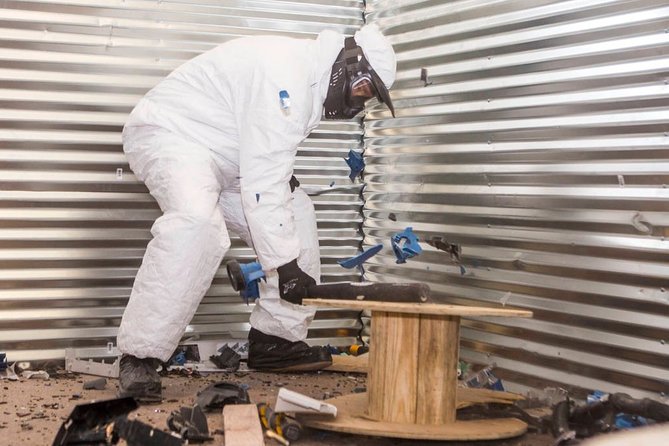 Wreck Room - A Destruction Experience, Standard Wrecking - The Physical and Safety Aspects of the Wreck Room