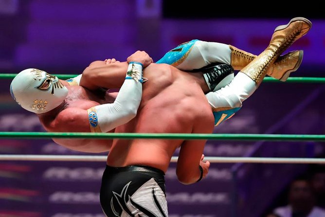 Wrestling show and a Mexican dinner - The Excitement of Lucha Libre at Arena Mexico