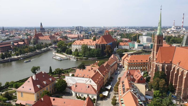 Wrocaw: 2-hour e-bus tour with driver-guide up to 16 people - Waterfront Views and the Odra River Promenade