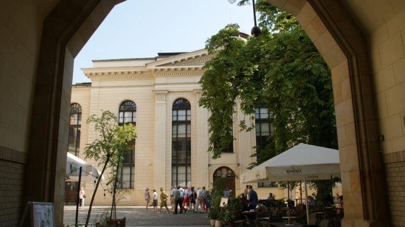 Wrocaw: 2-hour e-bus tour with driver-guide up to 16 people - The Convenience of a Private, Eco-Friendly Experience