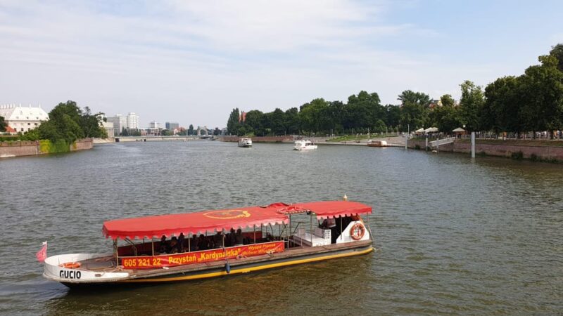 Wrocaw: Gondola cruise with a guide (1 hour) - The Benefits and Limitations of This Gondola Tour