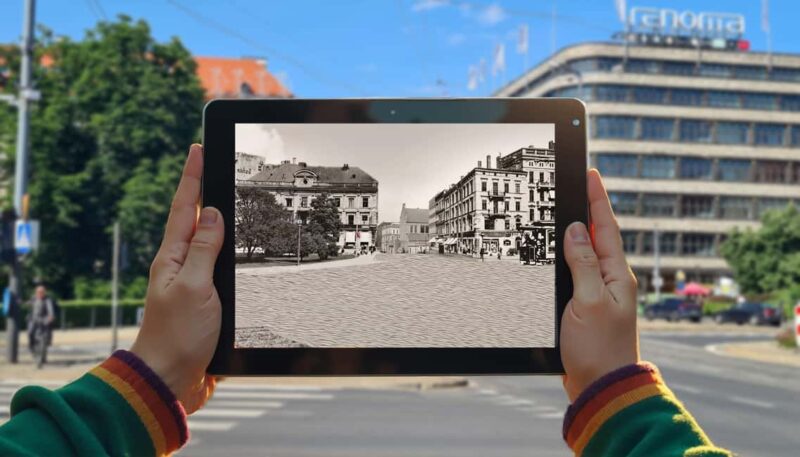 Wrocaw: Historical Tour with Tablets and Guide - Wrocław’s Past Comes Alive with Interactive Tablets