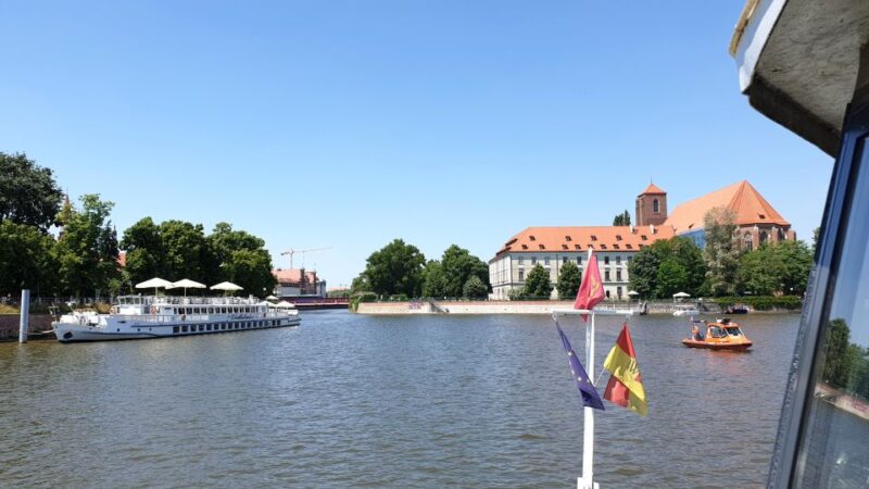 Wrocaw: Long City Guided-Walk and River Cruise (3 h) - Strolling Through Wroclaw’s Market Hall and Riverside Promenade