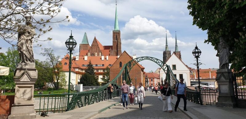 Wrocaw: Venice of the North! Monuments on the Odra River 2h - Crossings and Viewpoints with Stunning City Vistas