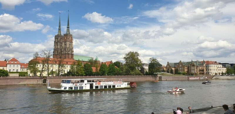 Wrocaw: Venice of the North! Monuments on the Odra River 2h - Entering the Old Town Islands