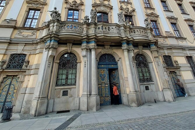 Wrocaws Old Town: A Self-Guided History Tour - Honoring Polish Culture: The Monument of Alexander Fredro