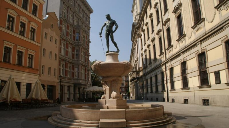 Wroclaw: 2-Hour Private E-Bus Tour for small groups/4 places - Admiring the Oder Promenade and the Water Tower