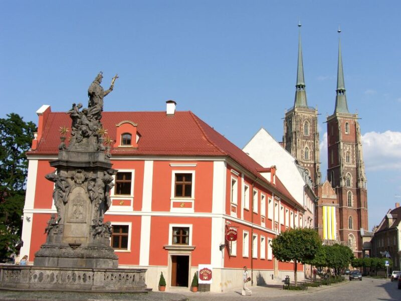 Wroclaw: 2-Hour Private Electric Bus Tour with Guide or Tape - Who Should Consider This Tour?