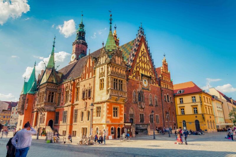 Wroclaw: 2-Hour Private Guided Tour by Electric Car - What the Winter Experience Looks Like