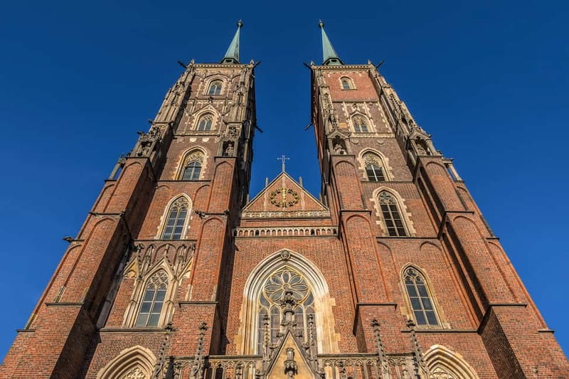 Wroclaw: 3-Hour City WalkingTour with University & Cathedral - Discovering the Old Market Hall and the Baroque Gardens