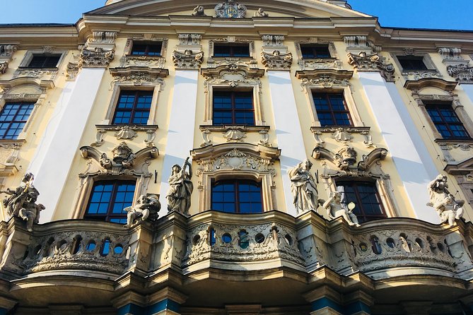 Wroclaw Grand City Private Tour with Japanise Garden and Panorama Painting - Stroll Through the Vibrant Market Hall