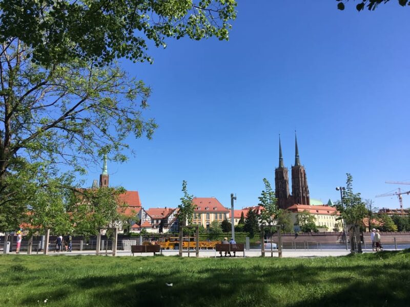 Wroclaw: Guided City Walk in Spanish - Visiting Ostrow Tumski: The Oldest Part of Wroclaw