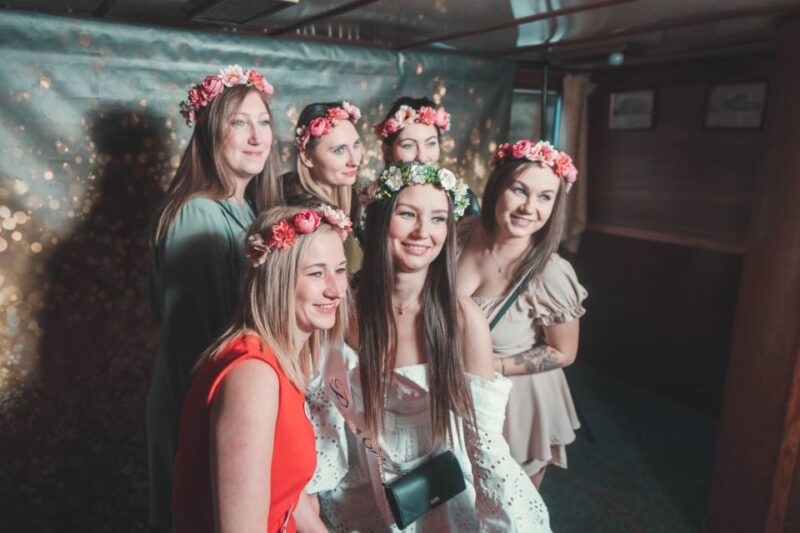 Wroclaw: Oder River Boat Party with Unlimited Drinks - VIP Entry and Club Hopping at Domowka and Antidotum