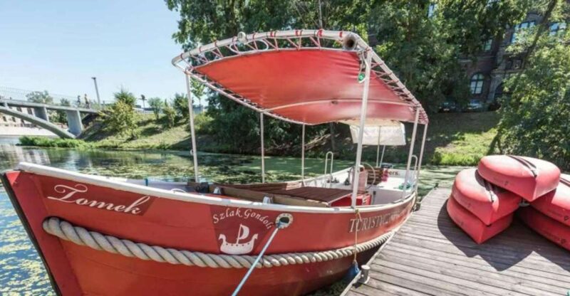 Wroclaw: Old City Walk and Cruise with Small Gondola - Starting Point at Piwnica Widnicka in the Market Square