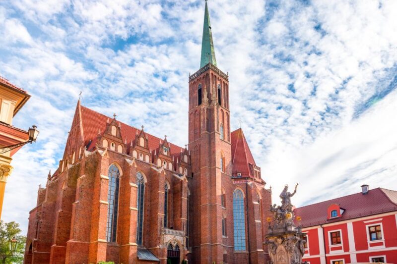 Wroclaw: Private Old Town Guided Walking Tour (2 h) - The Experience and Guide Quality