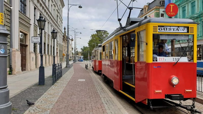 Wroclaw: Private Tour by smal Historic Tram 1,5h 13-16 seats - Highlights of the Route: Old Town, Jewish Quarter, and Ostrów Tumski