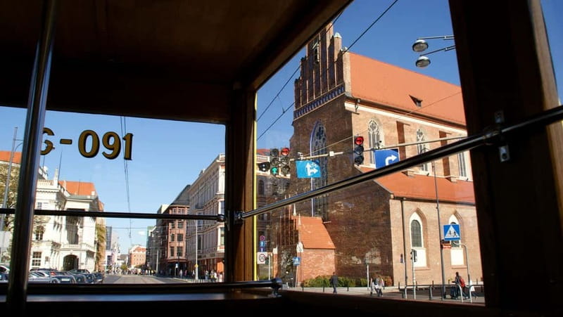 Wroclaw: Private Tour by smal Historic Tram 1,5h 13-16 seats - Suitability and Recommendations