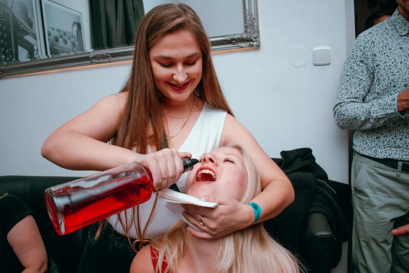 Wroclaw: Pub Crawl with Unlimited Drinks and VIP Club Entry - Key Points