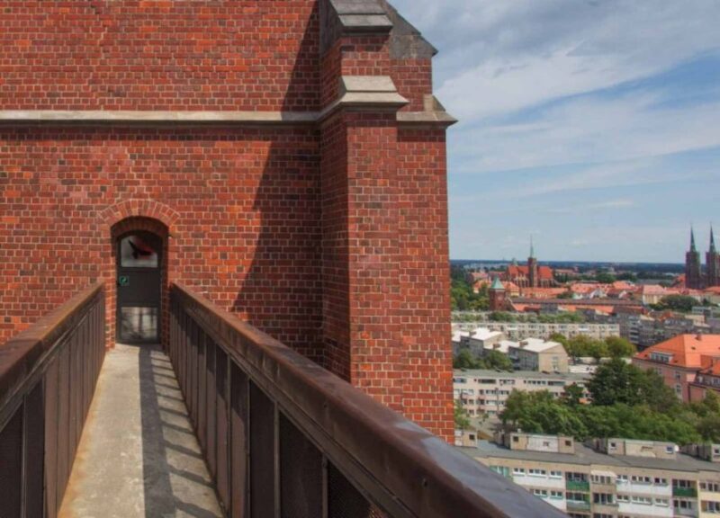 Wroclaw: Secrets of Wroclaw Walking Tour (2 hours) - Logistics and Practical Details