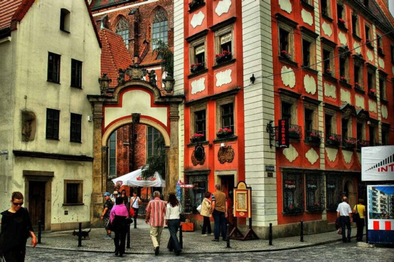 Wroclaw: Secrets of Wroclaw Walking Tour (2 hours) - How This Tour Differs from Other Wroclaw Walks