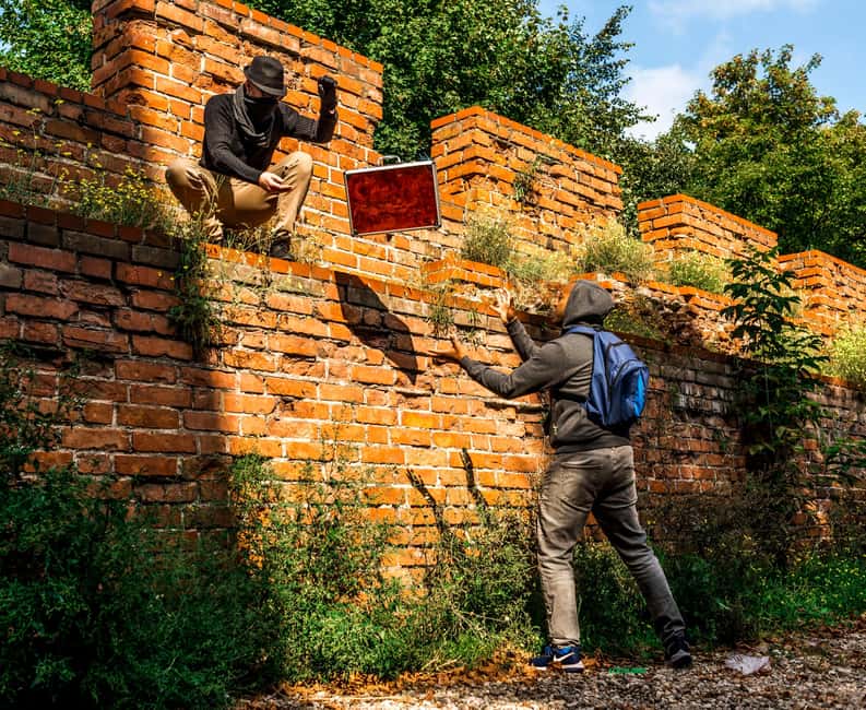 Wroclaw: Spy-Themed Walk & Game with Host - Discover Wroclaw in a Spy-Themed Way