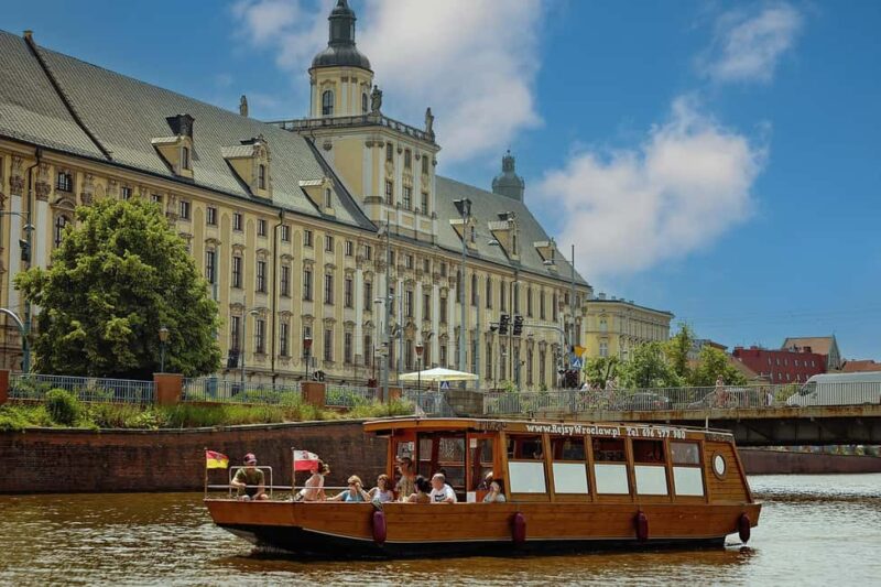 Wroclaw: Ticket for Old Town Christmas Cruise by Heated Ship - Accessibility and Convenient Location