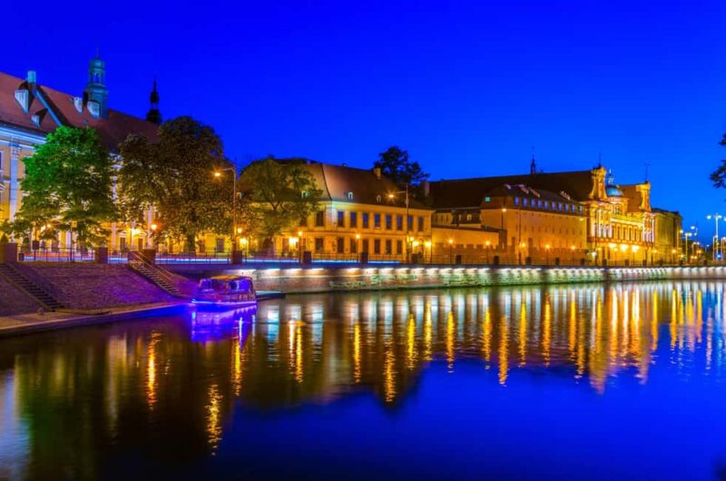 Wroclaw: Ticket for Old Town Christmas Cruise by Heated Ship - What’s Included in the Christmas Cruise Experience