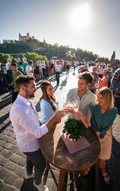 Würzburg: Brückenschoppen (guided tour with wine) - Key Points