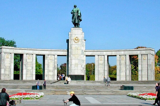 WWII & 3rd Reich Private Walking Tour - Visiting the Rebirth of Democracy at the Reichstag Building