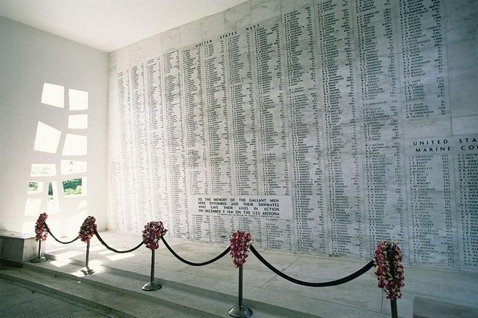 WWII Pearl Harbor Heroes Deluxe Tour - The Significance of the USS Arizona Memorial