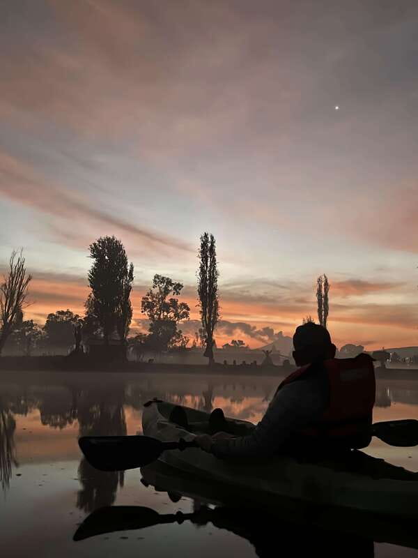 Xochimilco: amanecer en kayak Ciudad de México - Timing and Group Size: Personalized Experience