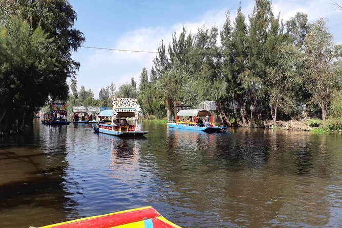 Xochimilco Tour - Meeting at the Angel of Independence
