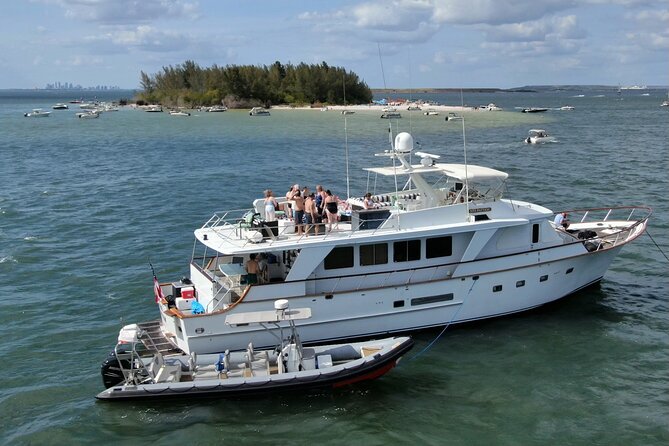 Yacht Charter Madeira beach and Tampa Bay - Experience the Beauty of Madeira Beach and Tampa Bay on a Sunset Yacht Cruise