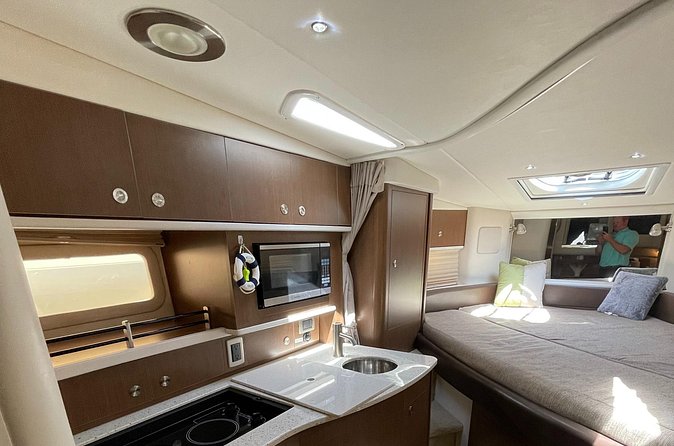 Yacht party cruise in St. Petersburg to Shell Key - The Pacing of the Cruise: Balance of Relaxation and Adventure