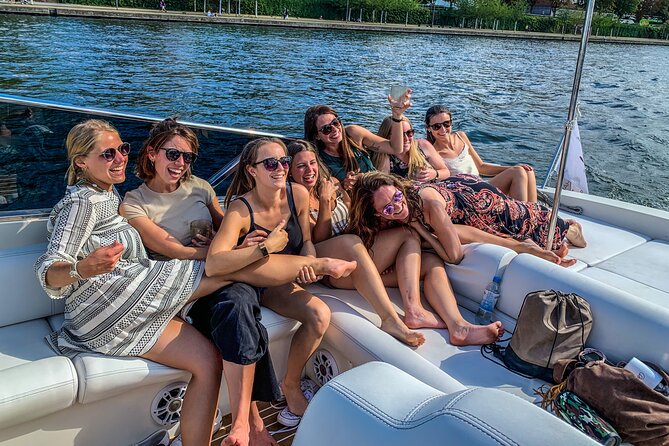 Yacht Tour in Frankfurt for up to 12 Guests - Key Points