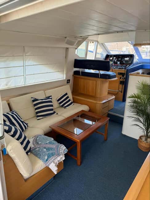 Yacht tour of Cabo de Gata with aperitif included - Key Points