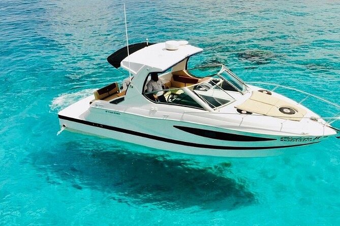 Yacht with visit to heaven cie service snorkell included - Key Points